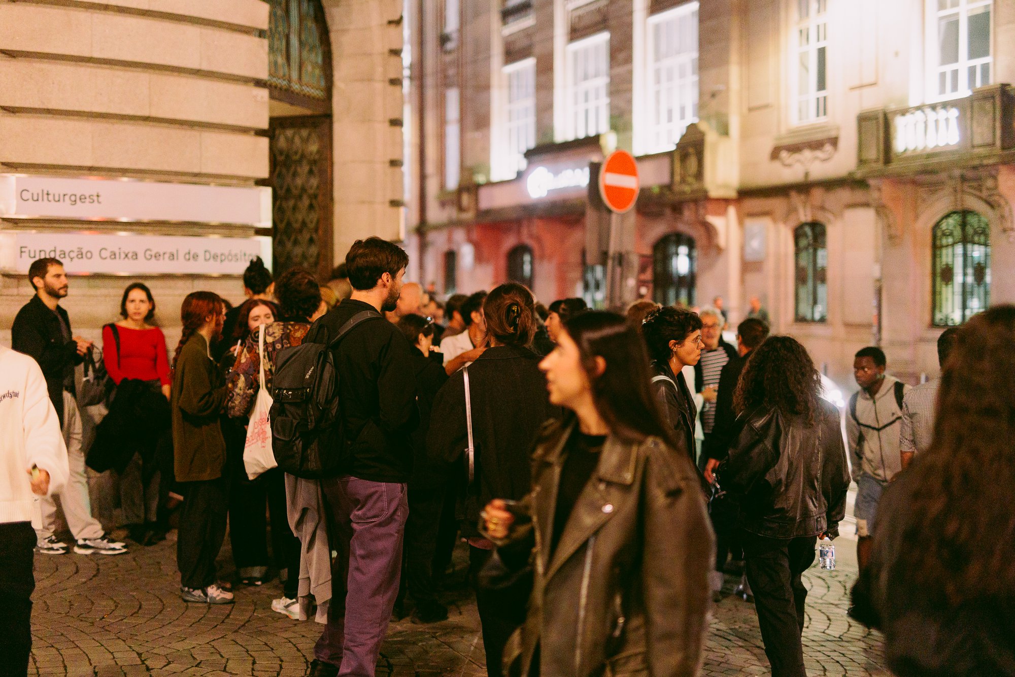 THE FLOOR IS LAVA! | Territory #6 | 4 OCT 2024
> The sixth edition of the Territory cycle stages an encounter between Europe and Africa. Footage of the opening night at Culturgest Porto. 
© Renato Cruz Santos - Culturgest.
