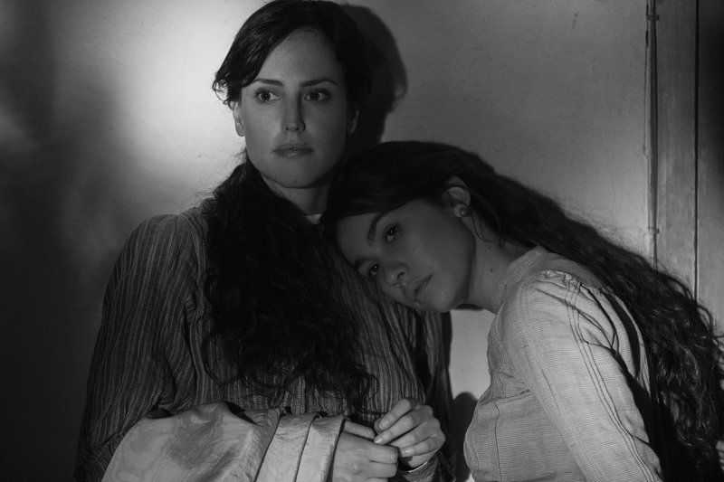 © Frame de "Elisa y Marcela"