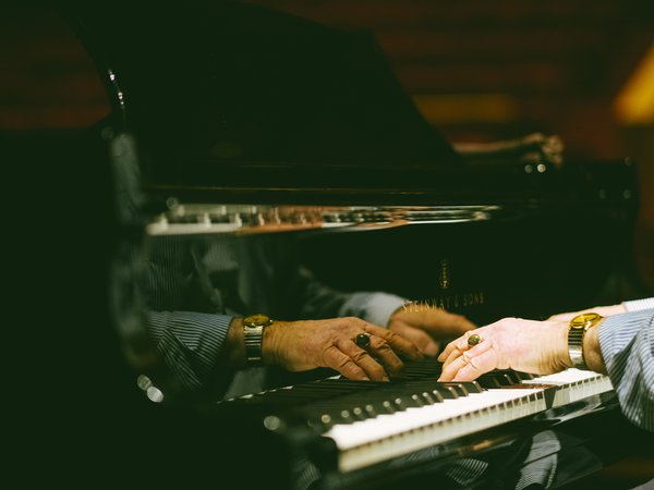 Abrindo o livro dos sons