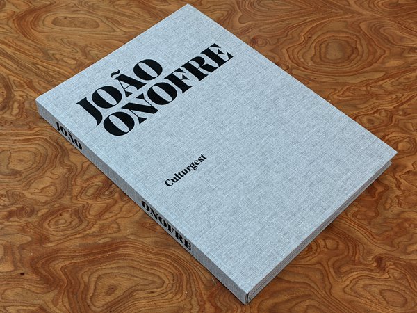 João Onofre: o catálogo