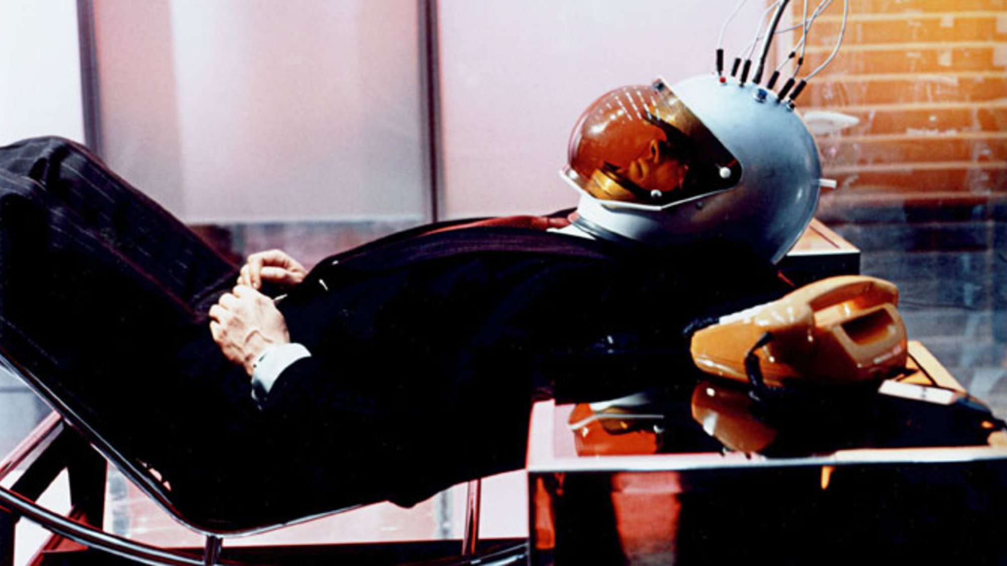 World on a Wire (1973), de RW Fassbinder